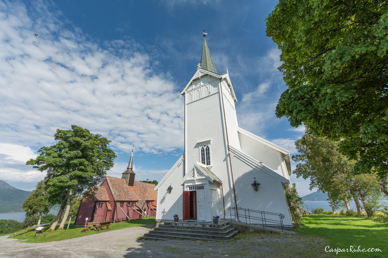 Kvernes Stavkirke